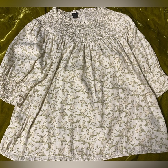 Ann Taylor Tops - EUC - Ann Taylor Petite - white/sage green blouse - XSP